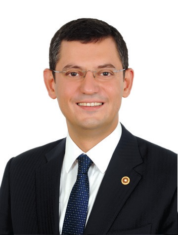 Özgür ÖZEL